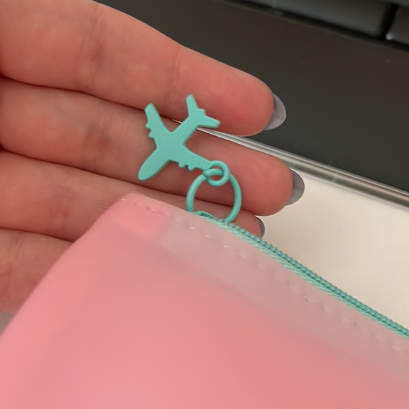 💕 Ipsy Makeup Bag - Picture 3 of 4